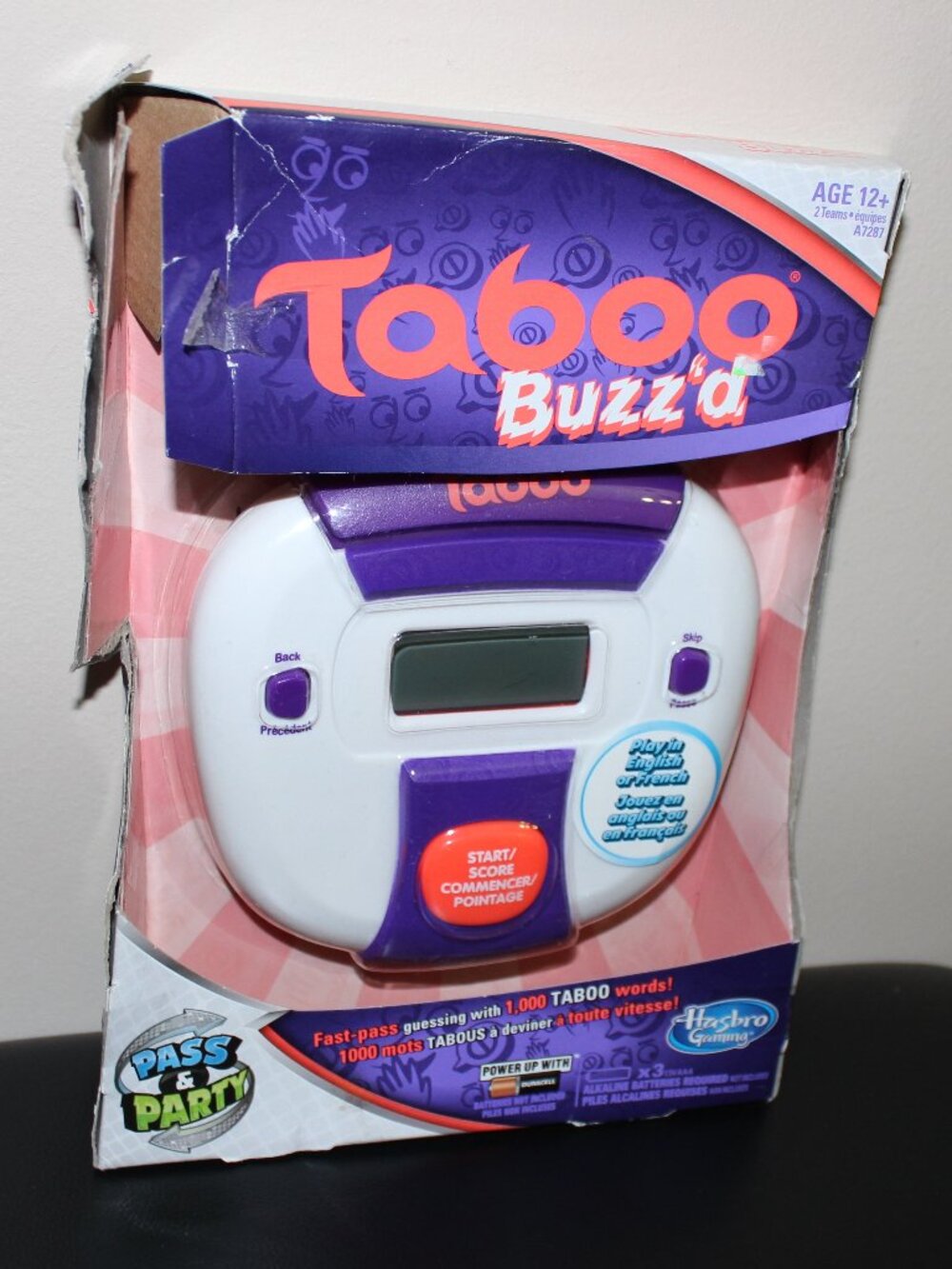 3/$77❤️torn box Bilingual Taboo Buzz’d Electronic Handheld Game Pass & Party